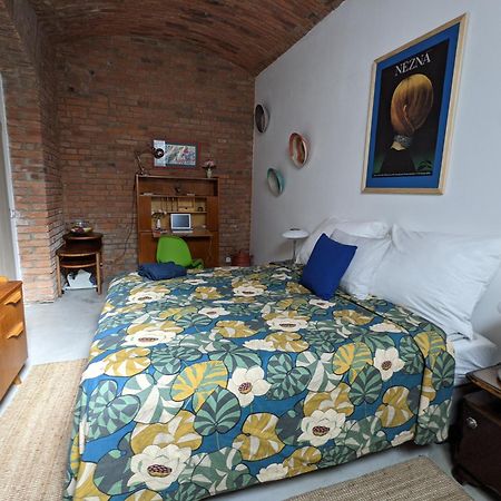 Romantic And Atypical Apartments In Prague'S Montmartre Buitenkant foto
